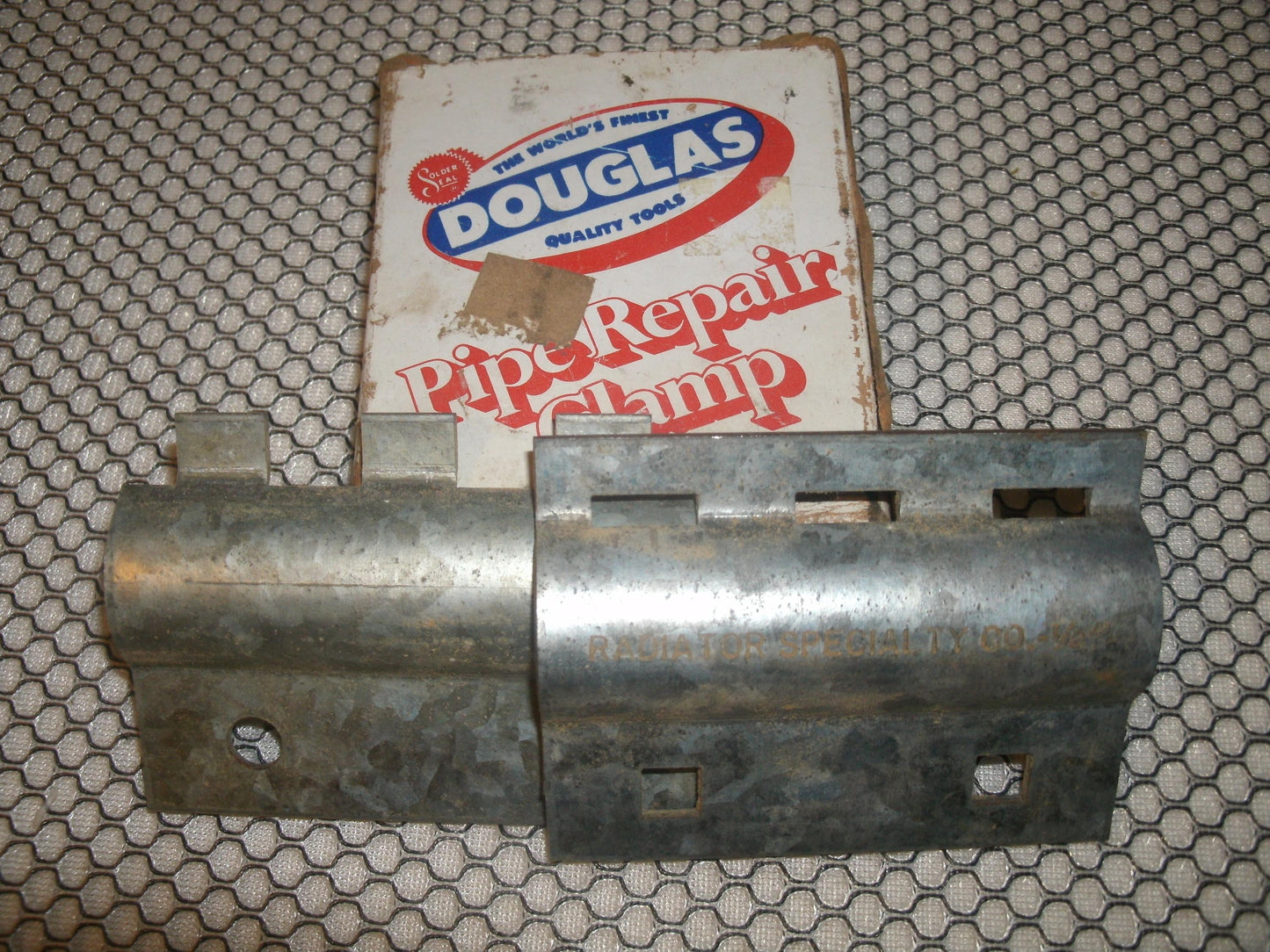 Douglas PC-503 Pipe Repair Clamp. 1/2".