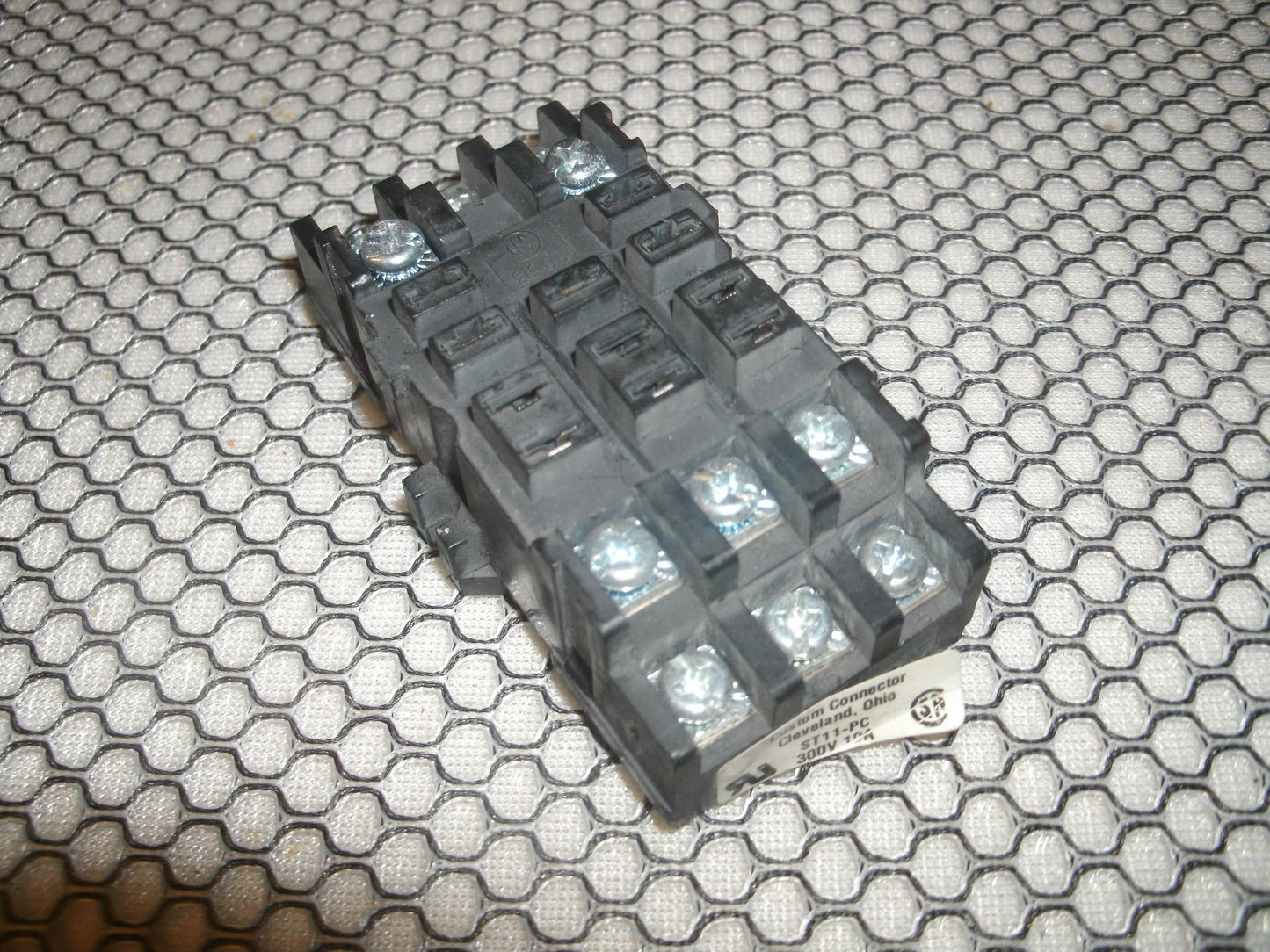 Custom Connector ST11-PC Relay Socket. Working Pull. (42)