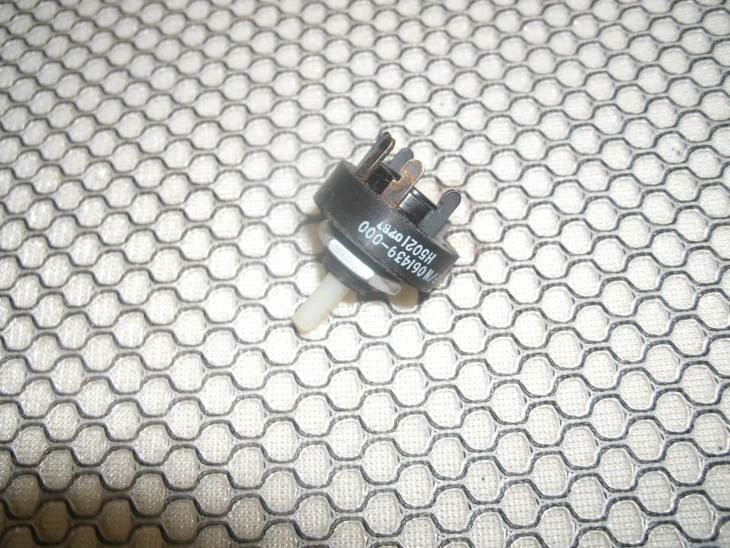 On Off 061439-000 Switch. Refurbished.