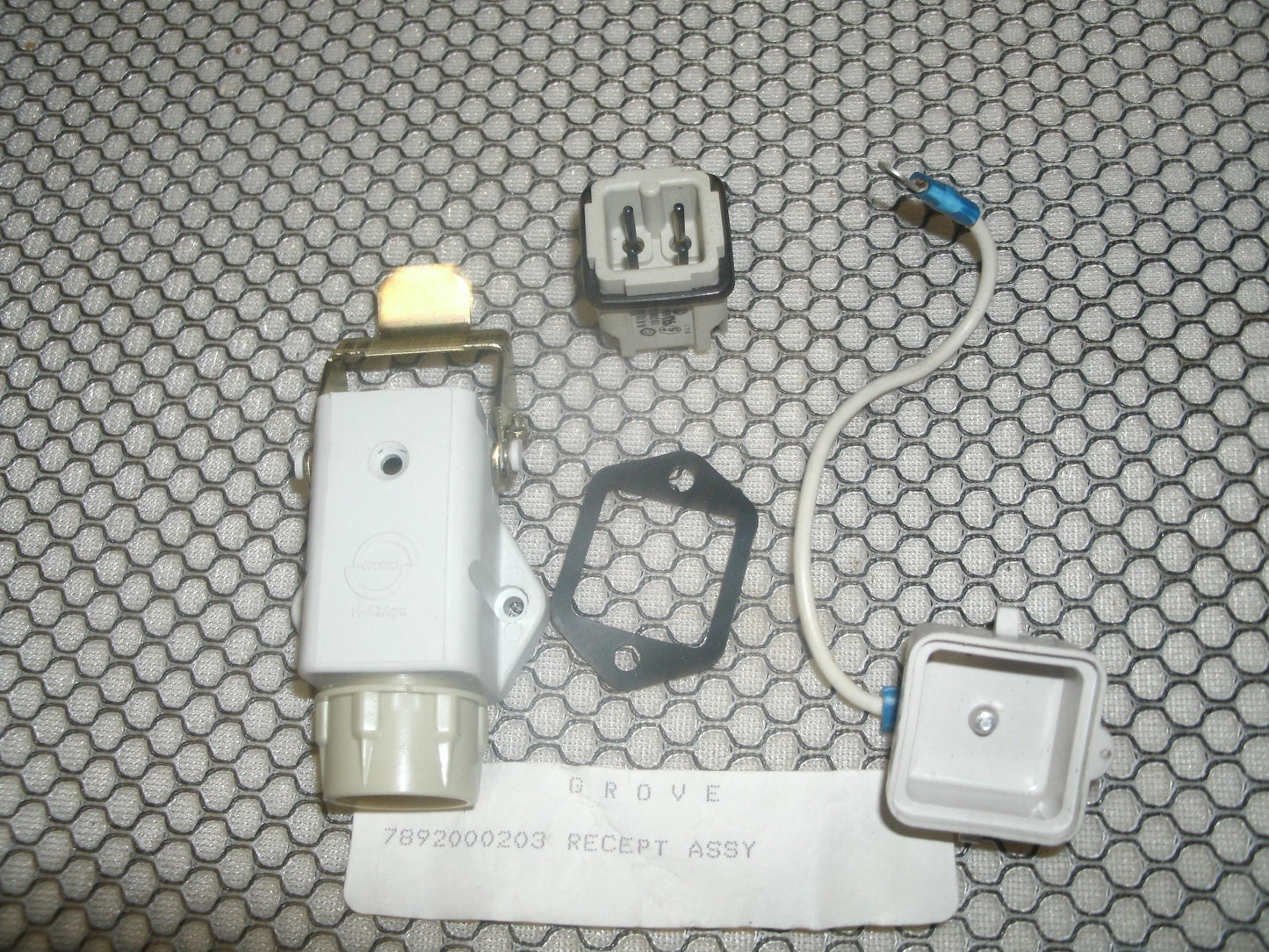 Grove H-A3GS Contact. New. (38)