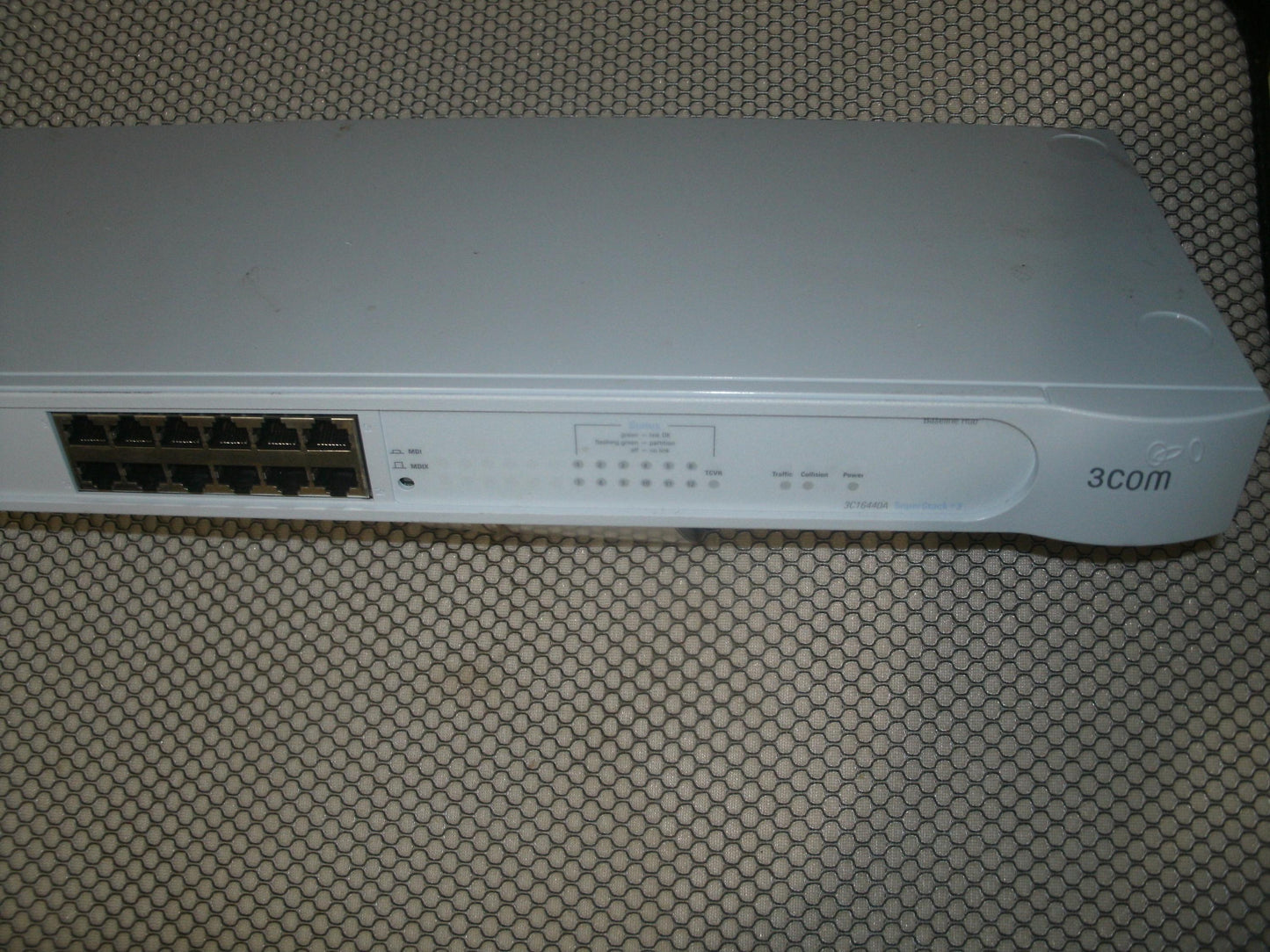 3COM 3C16441A SuperStack 3 Baseline 12-Port Hub.