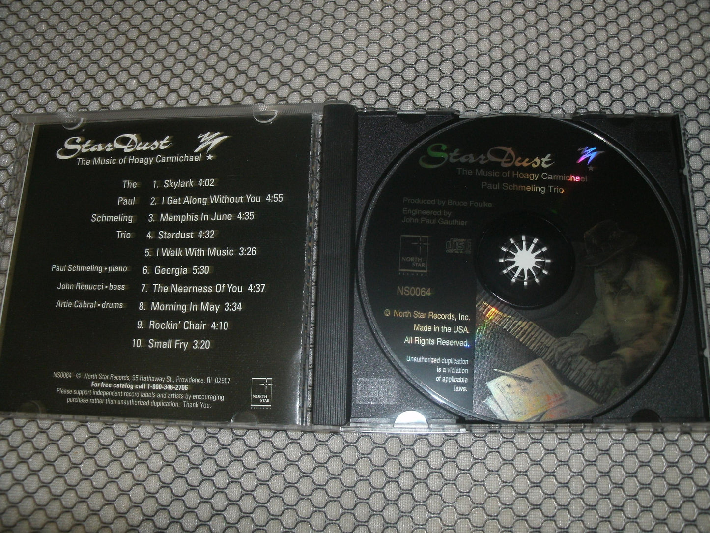 Star Dust: The Music of Hoagy Carmichael. 098374006421.