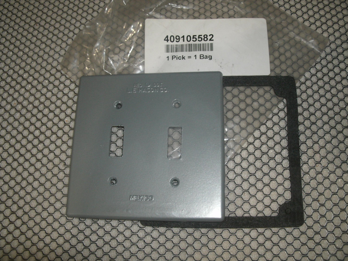 Red Dot 409105582 Metal Plate. New.