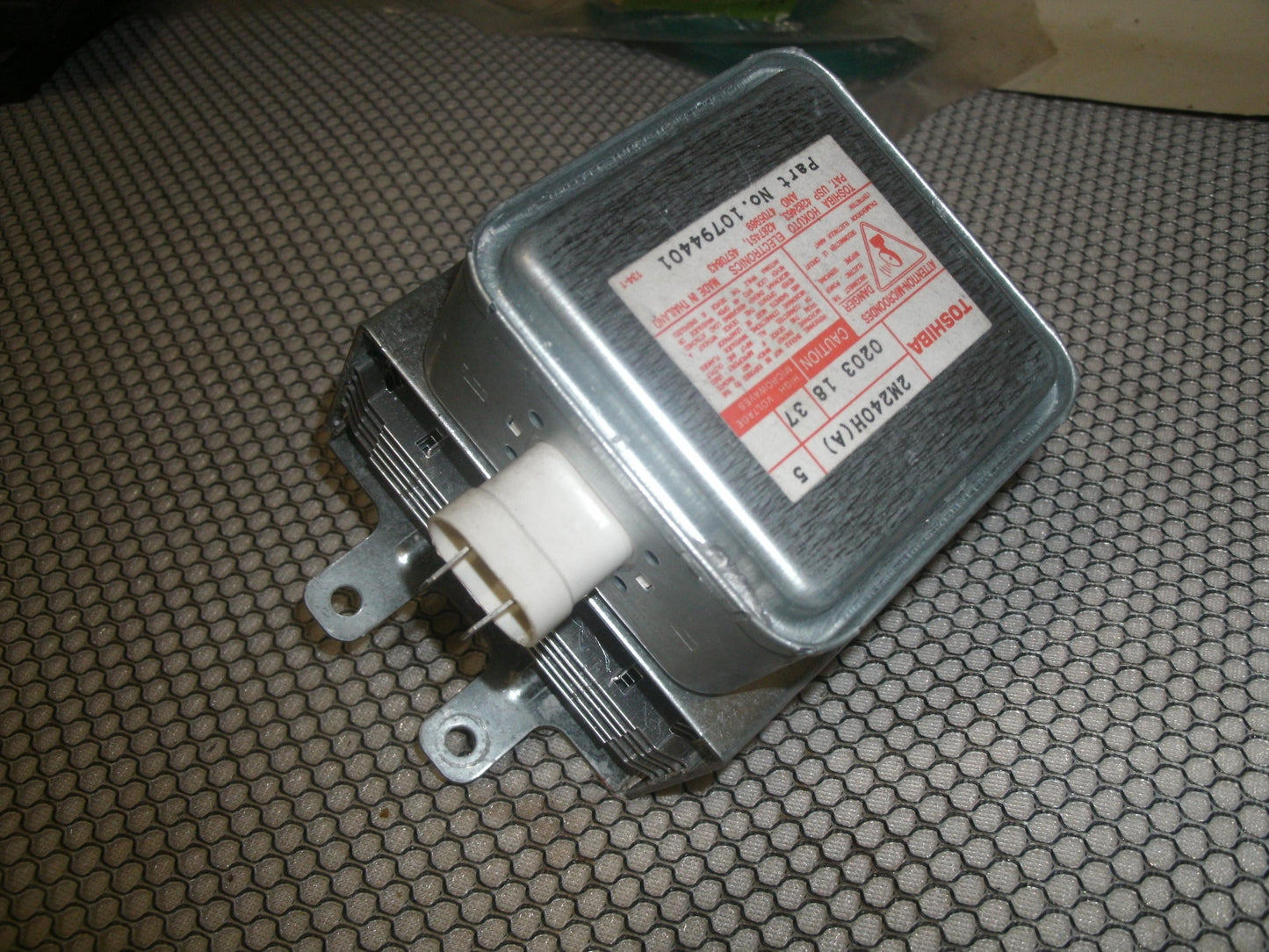 Toshiba 10794401 Magnetron. Used.