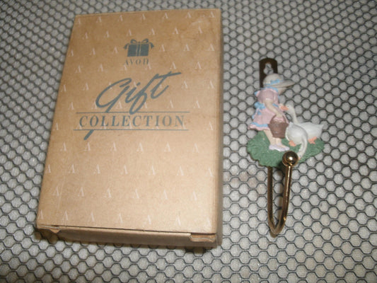Avon Country Notions Spring Bonnet Decorative Hook.