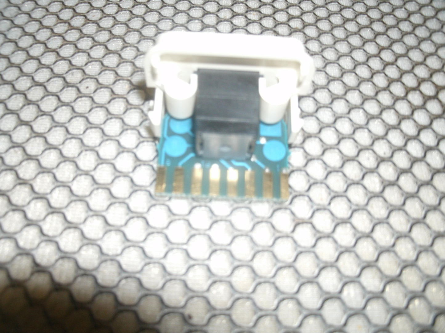 NetConnect 55890B-1 00. Insert Assy RJ45.