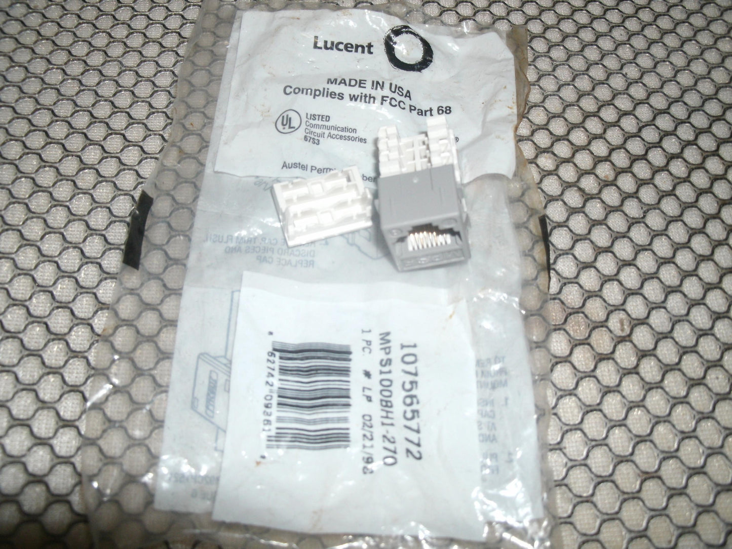 Lucent 107565772 CAT5 Connector. New. Gray.