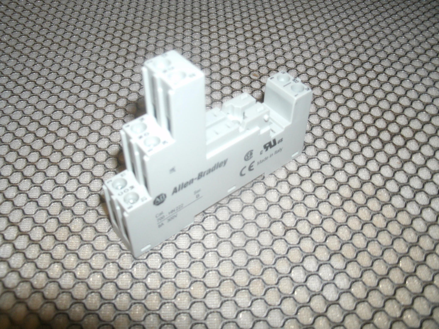 Allen Bradley 700-HN222 Screw Terminal Socket. New. (C2)