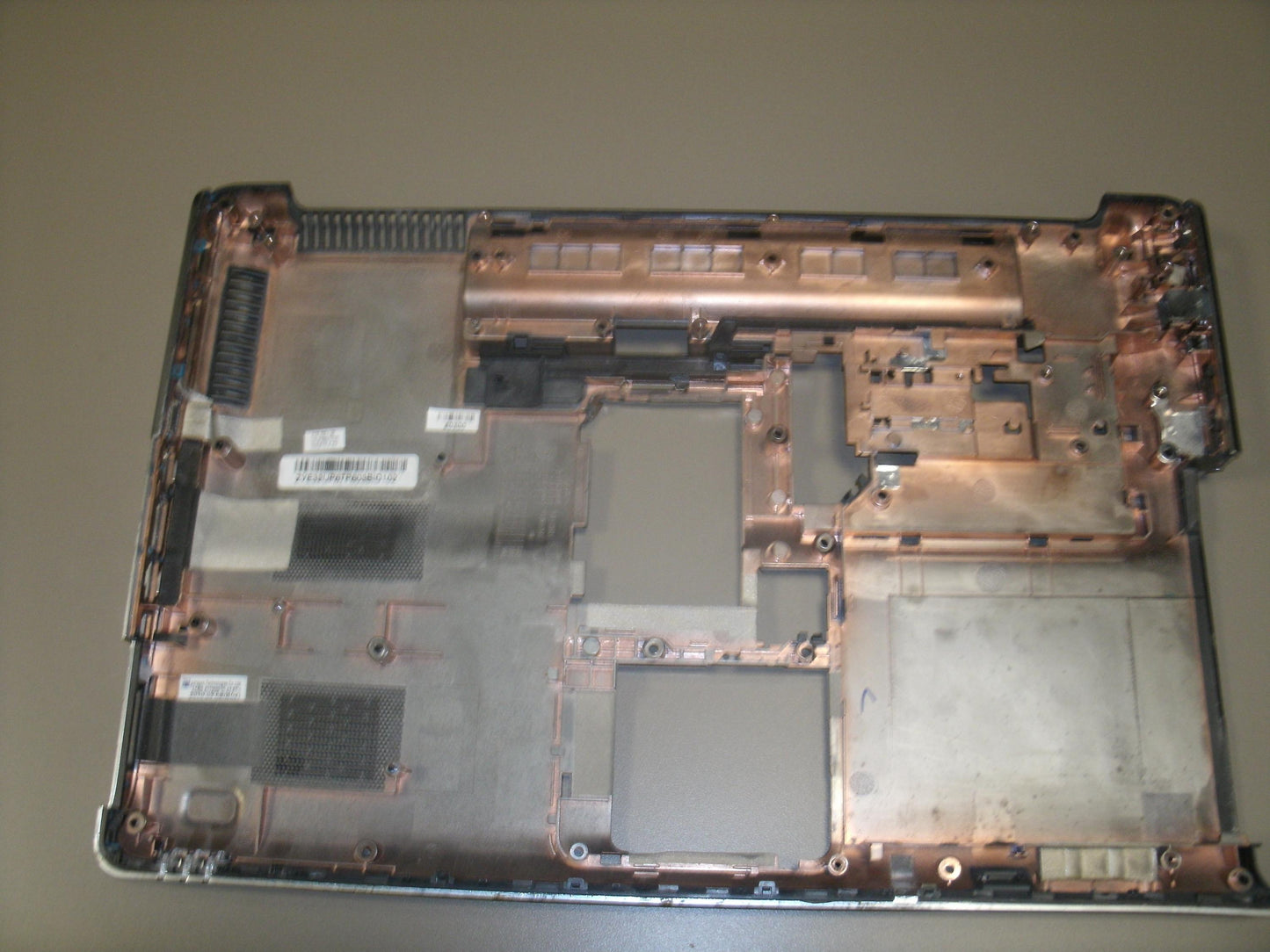 HP Pavilion 32UP6BATP60 Bottom Base.