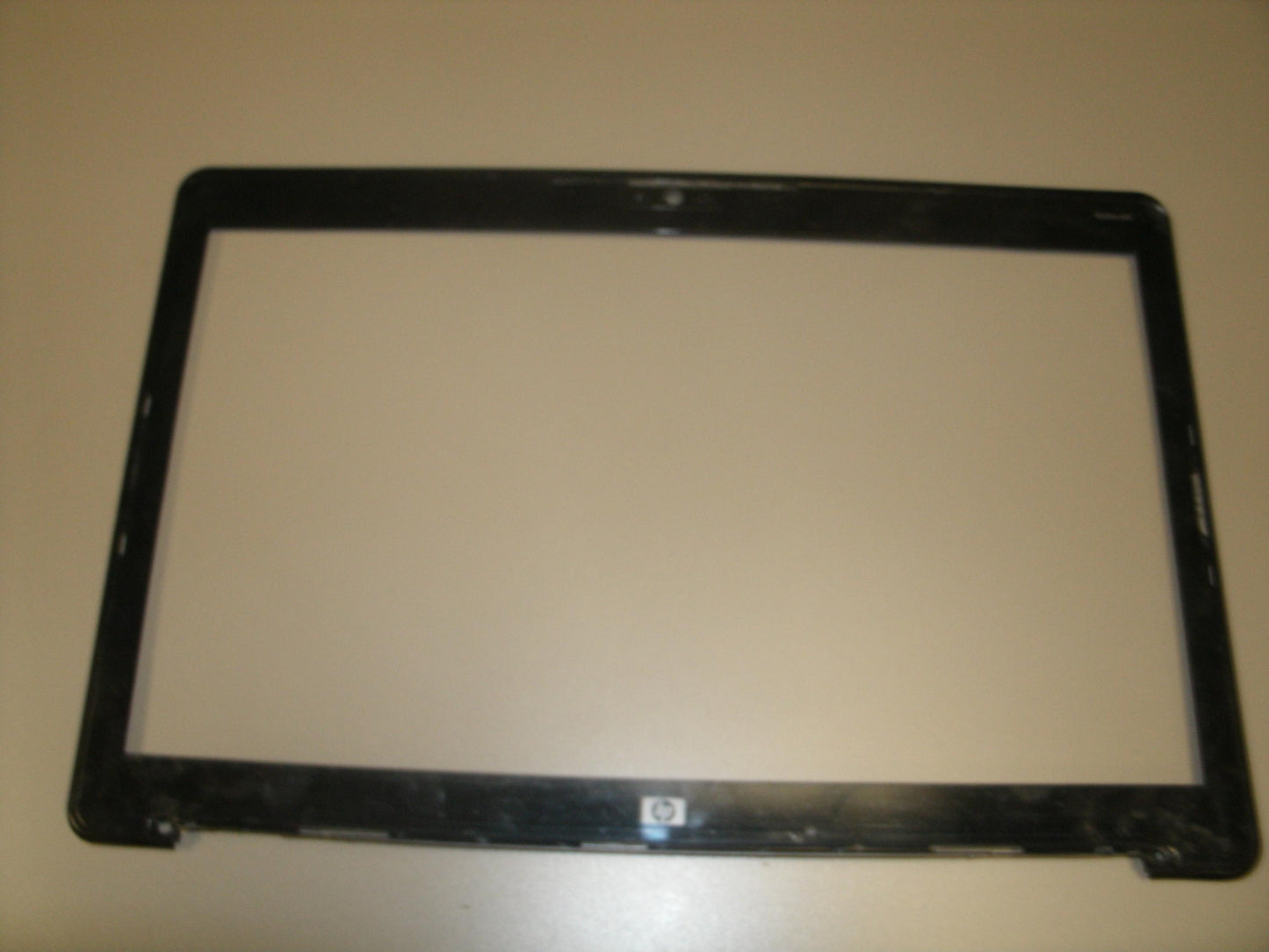 HP 35UT3LBTP10 15.6" LCD Front Bezel for DV6.