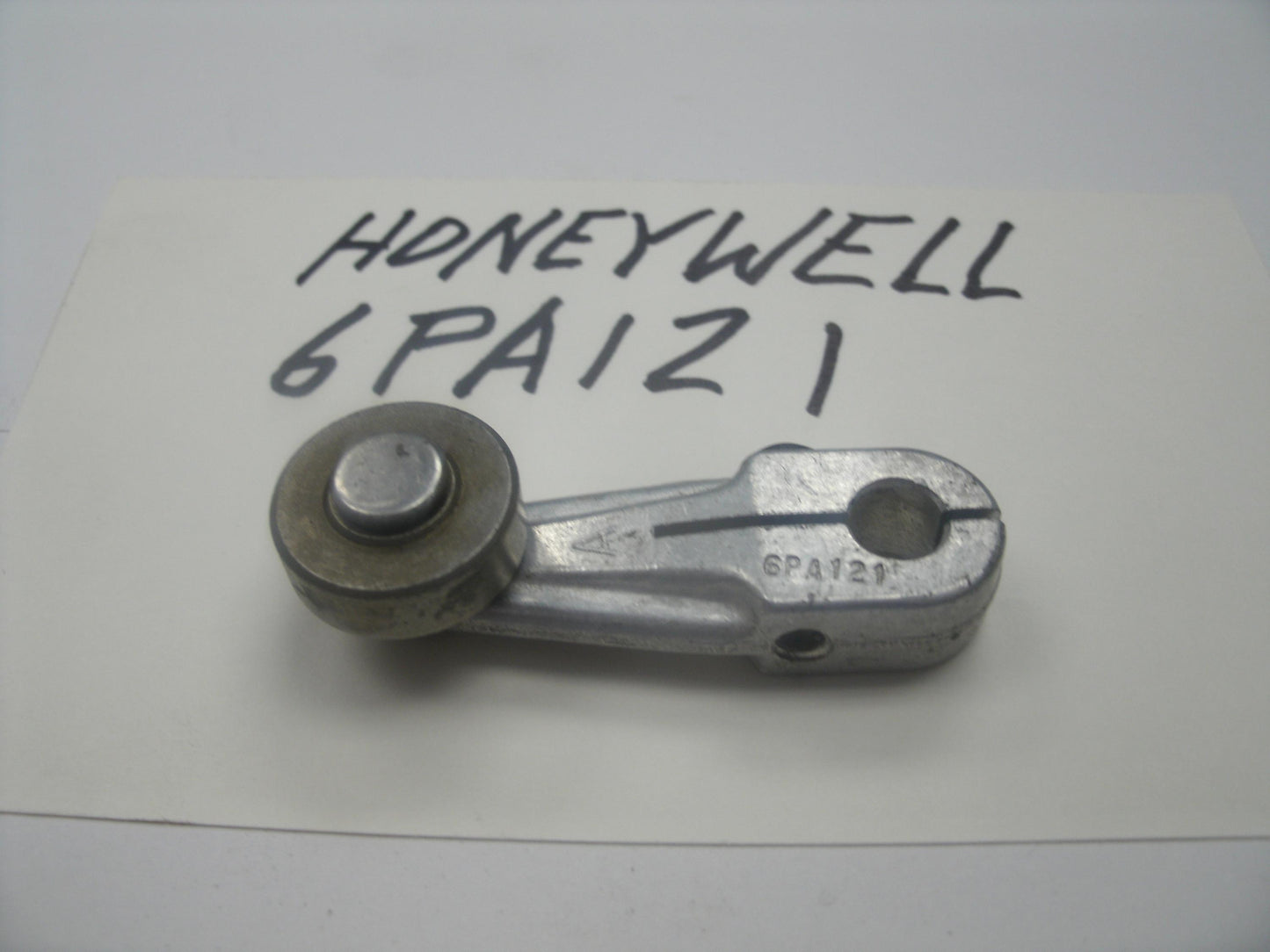 Honeywell 6PA121 Lever, LS Limit, 1.5" Rotary, Steel Roller. New