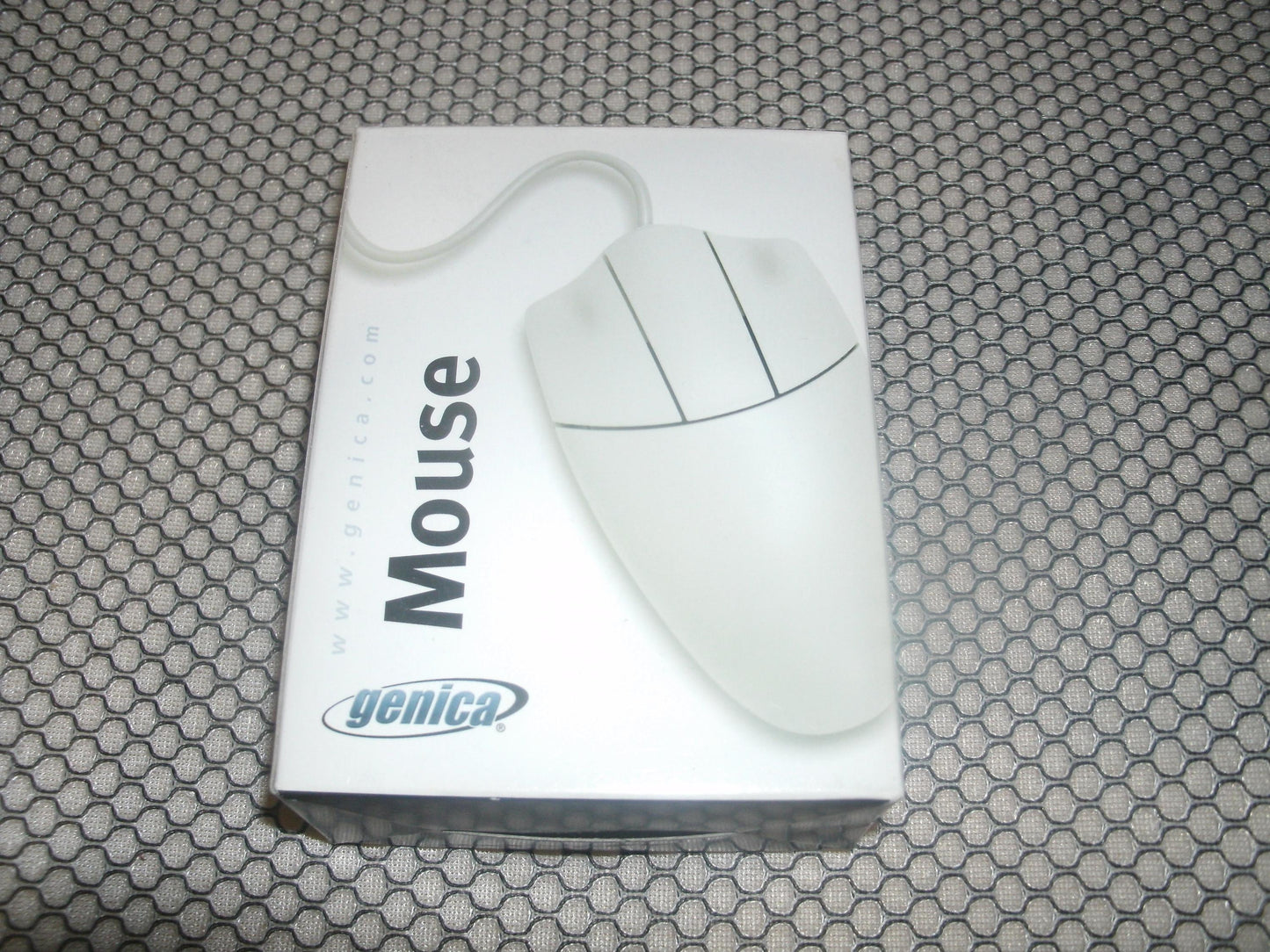 Genica GN-100 Mouse. PS/2. New.