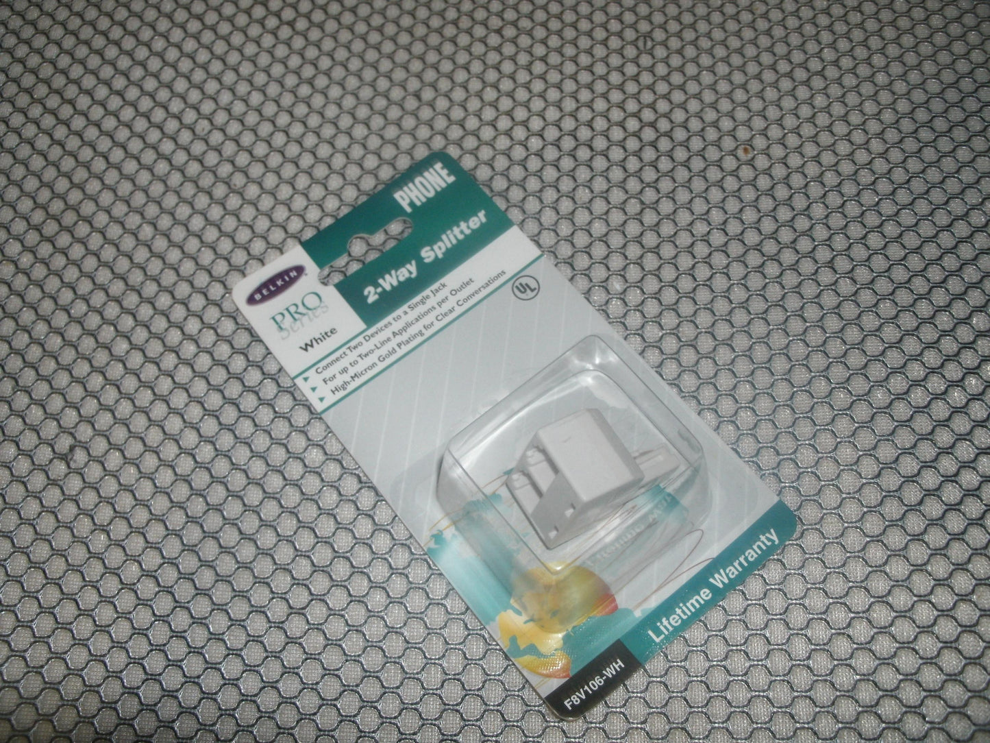 Belkin F8V106-WH 2 Way Splitter. White. New. 722868244197.