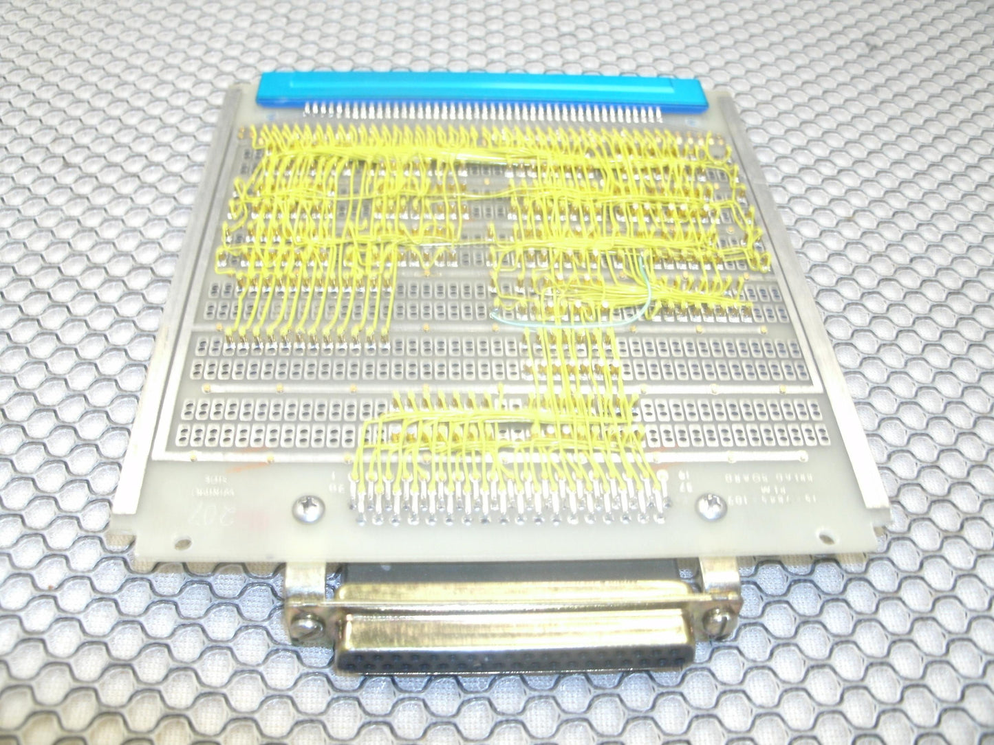 AMP  583697-9 8401 M55302/23-09. Used.