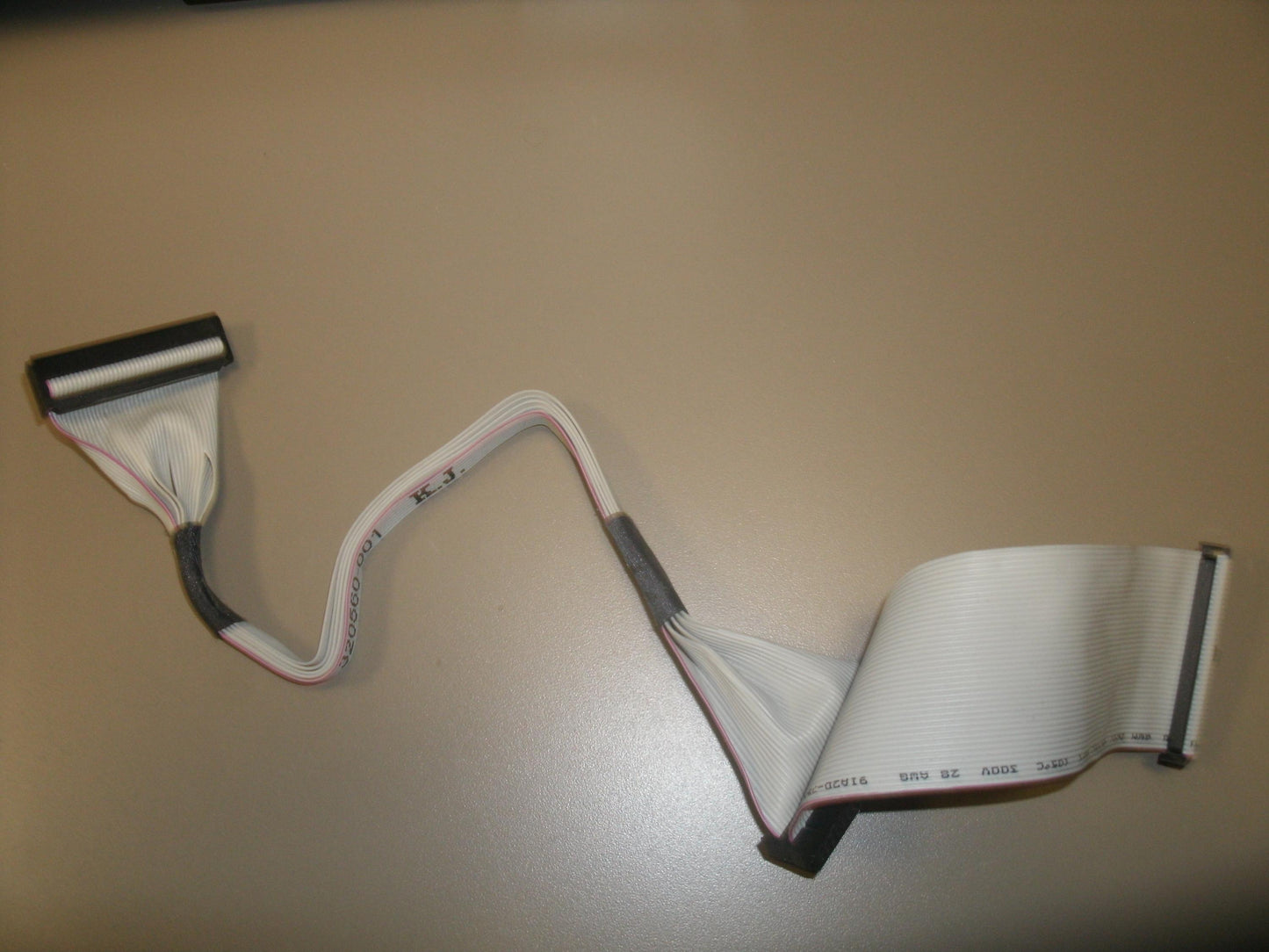 HP/Compaq 320560-001 Cable. K.J. Used.