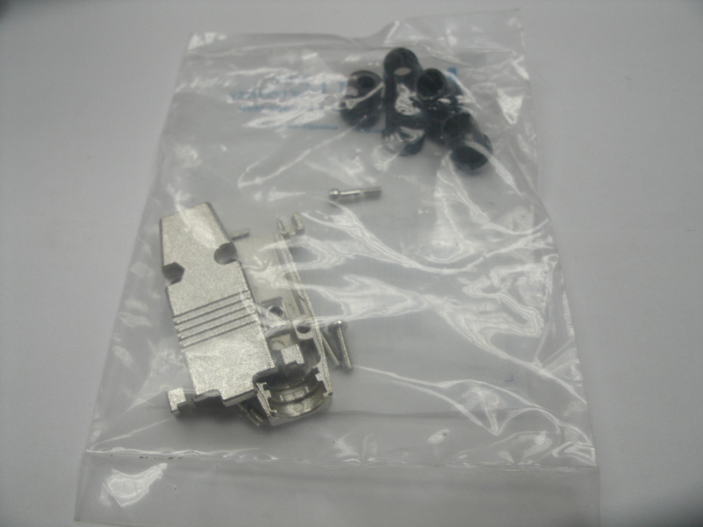 L-COM SDC9AG D-Subminiature Hood Kit. New