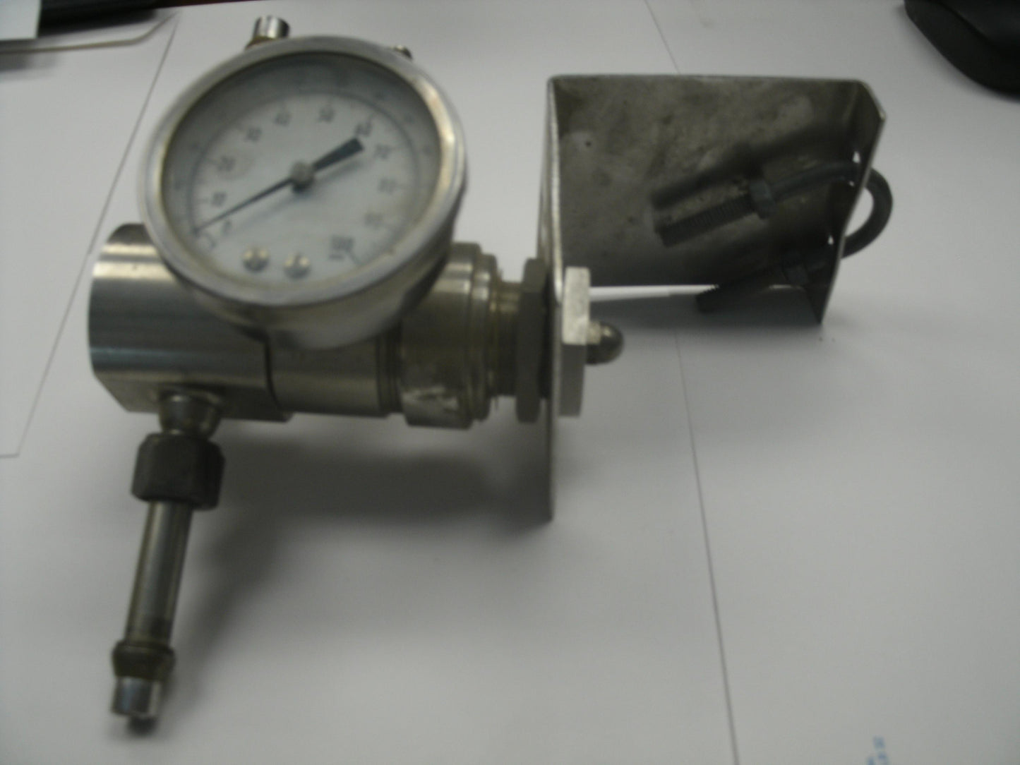 HPR-2 Series Steam Heated Regulator. Working Pull.