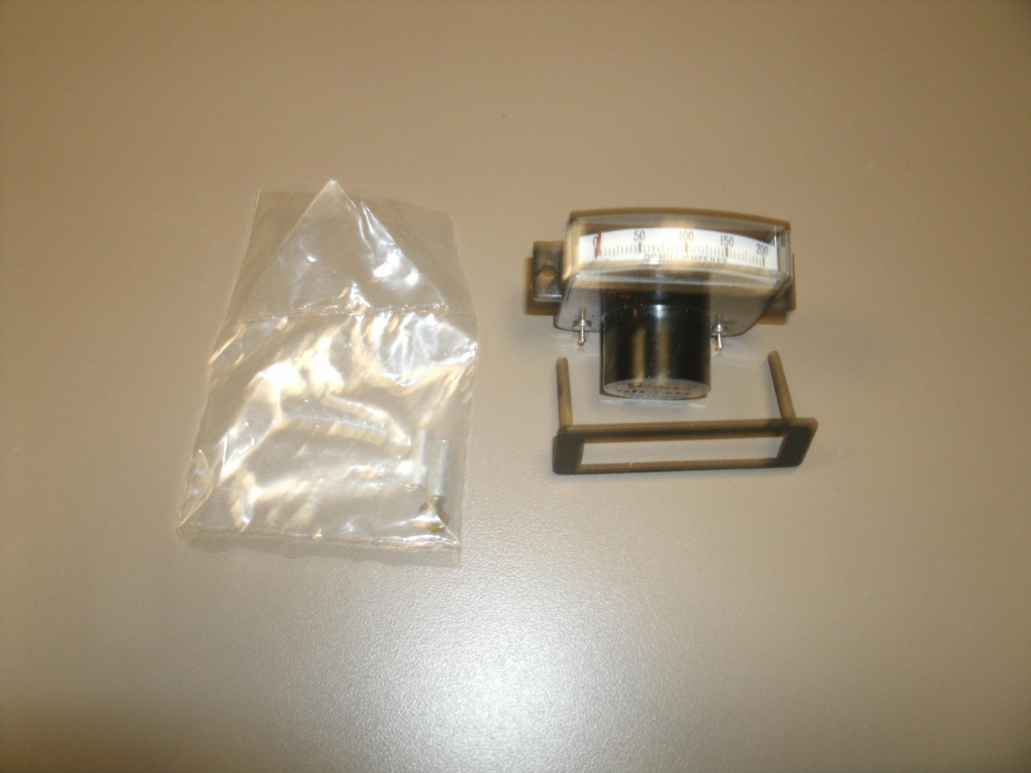 Simpson Edgewise Panel Meter. 0-200. DC Milliamperes. New. (27)