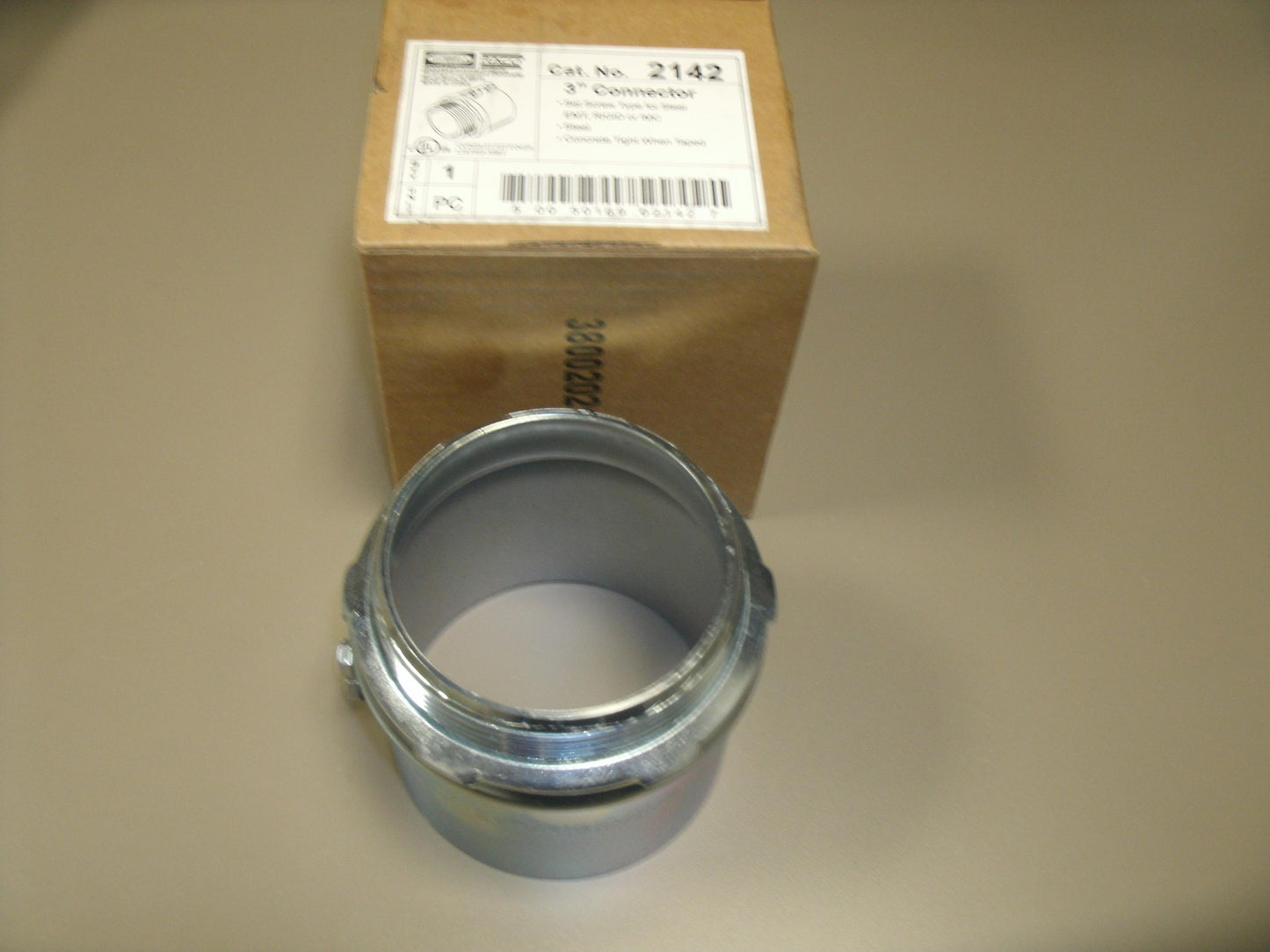 Hubbell 2142 Raco 3" Connector. Set Screw Type For Steel. New.