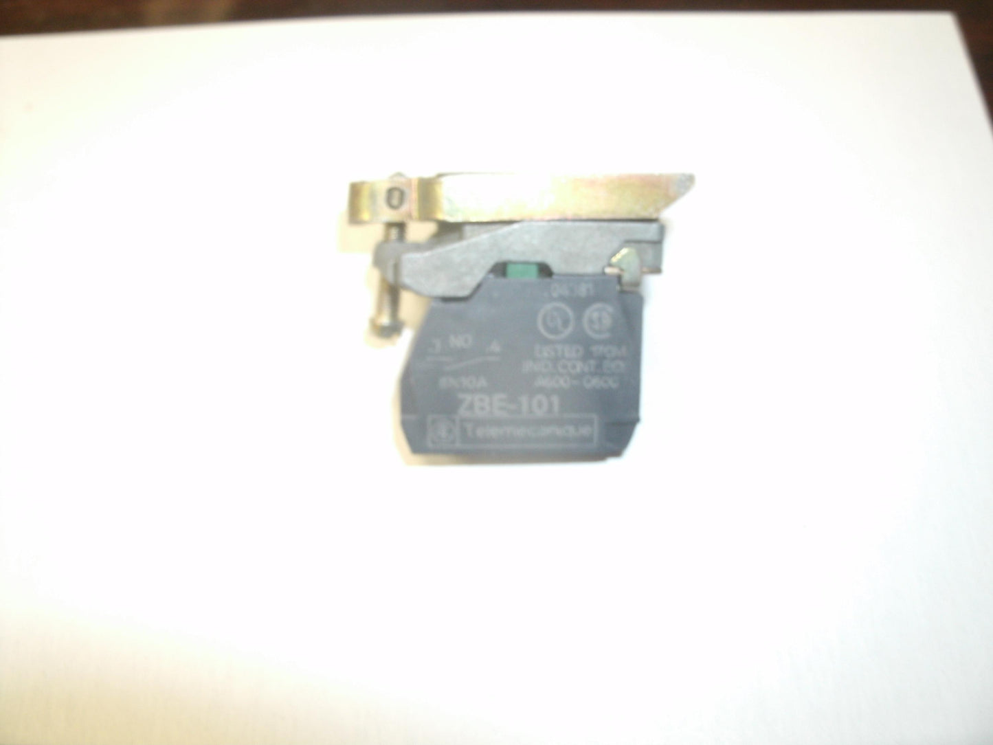 Telemecanique ZBE-101 Spring Return Contact Block. (31)