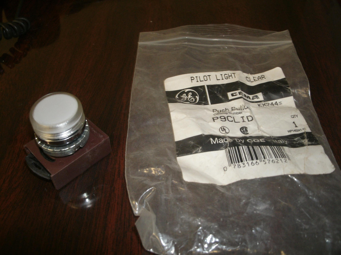 GE P9CLID GE Pilot Device. Push Button. KX744=. (32)