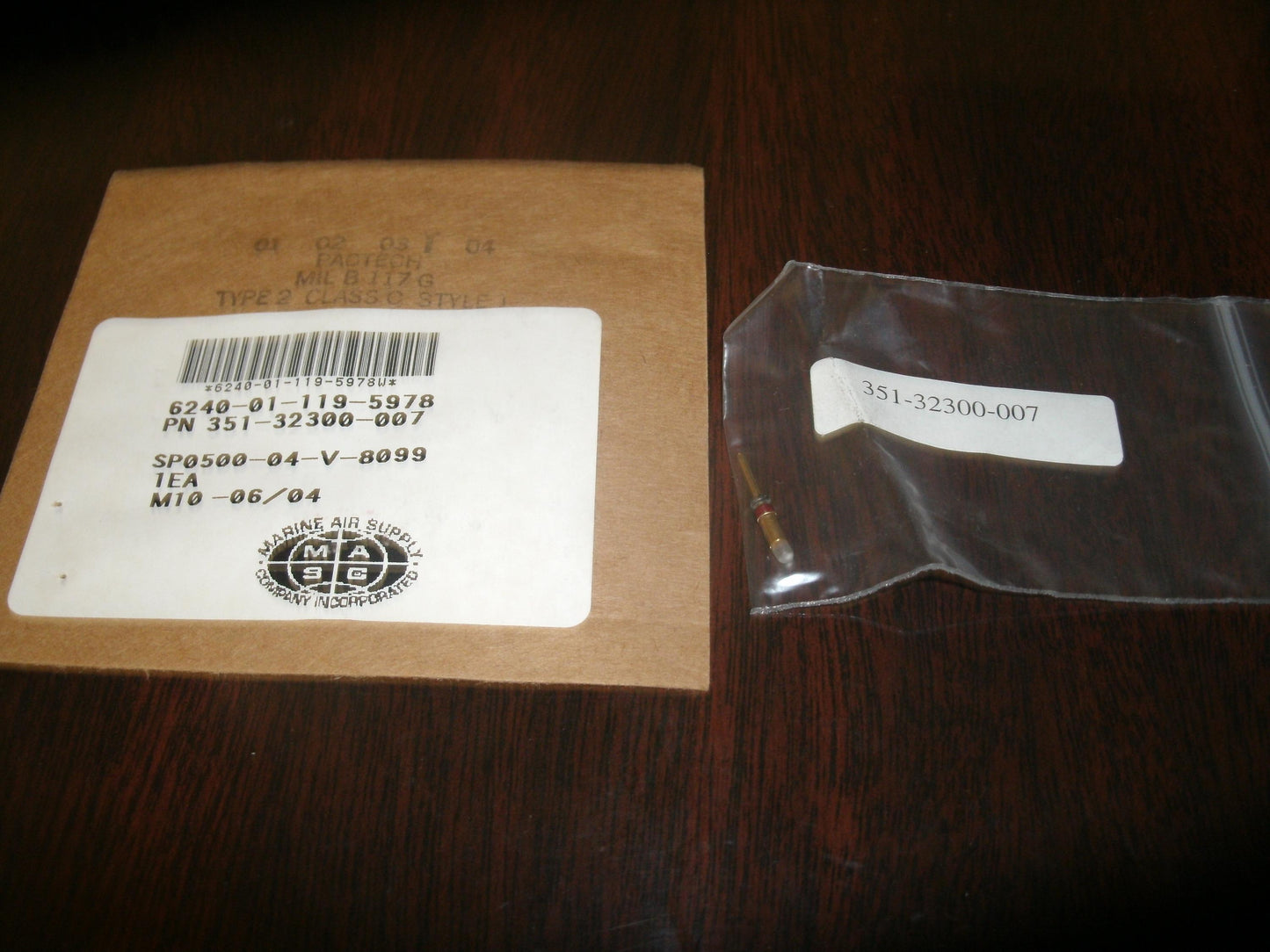 Eaton 351-32300-0097, Northrop Grumman 972336-14. Lamp. (32)