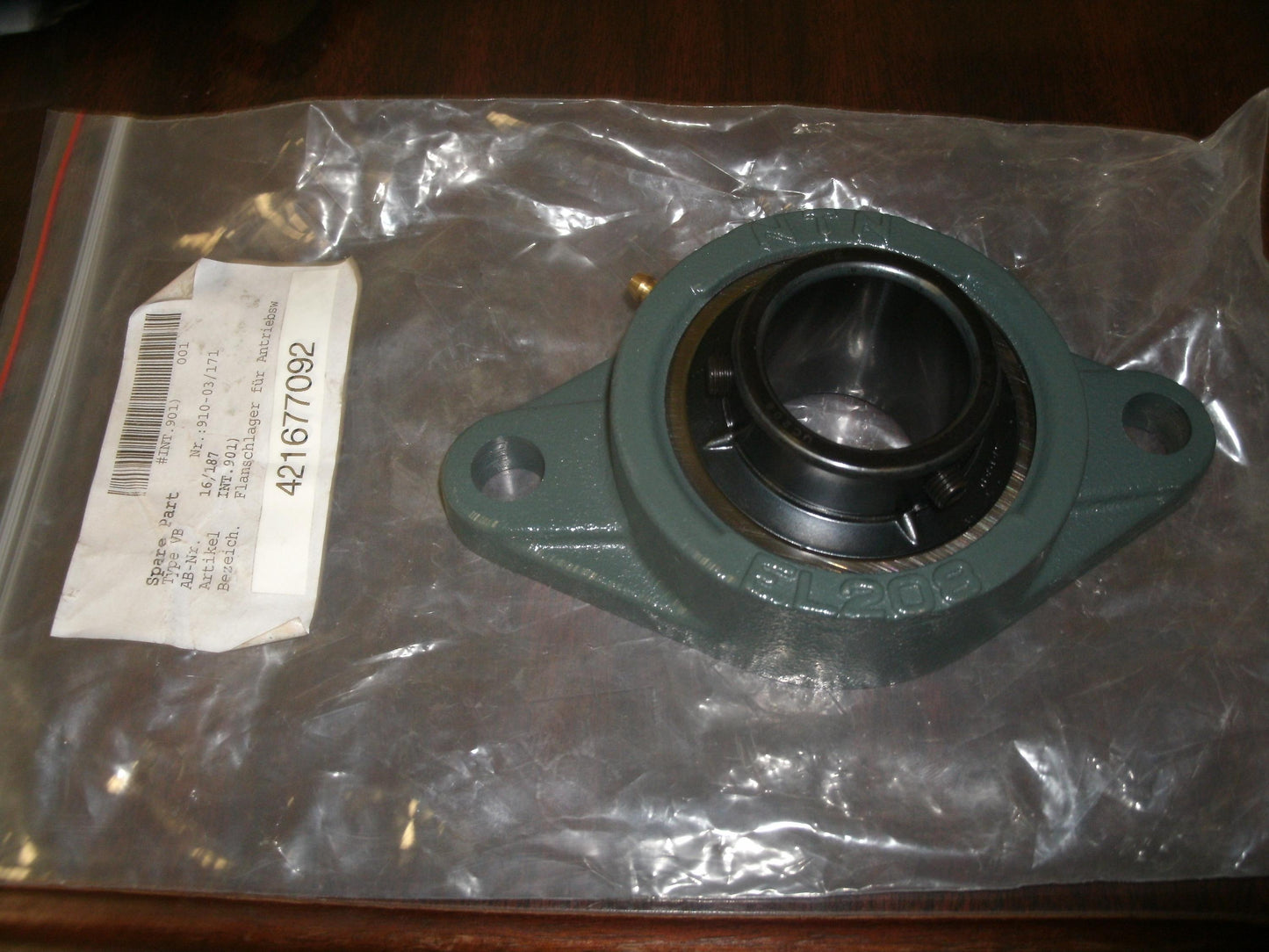 NTN FL208. 2-Bolt Flange Bearing with Ball Bearing Insert. (32)