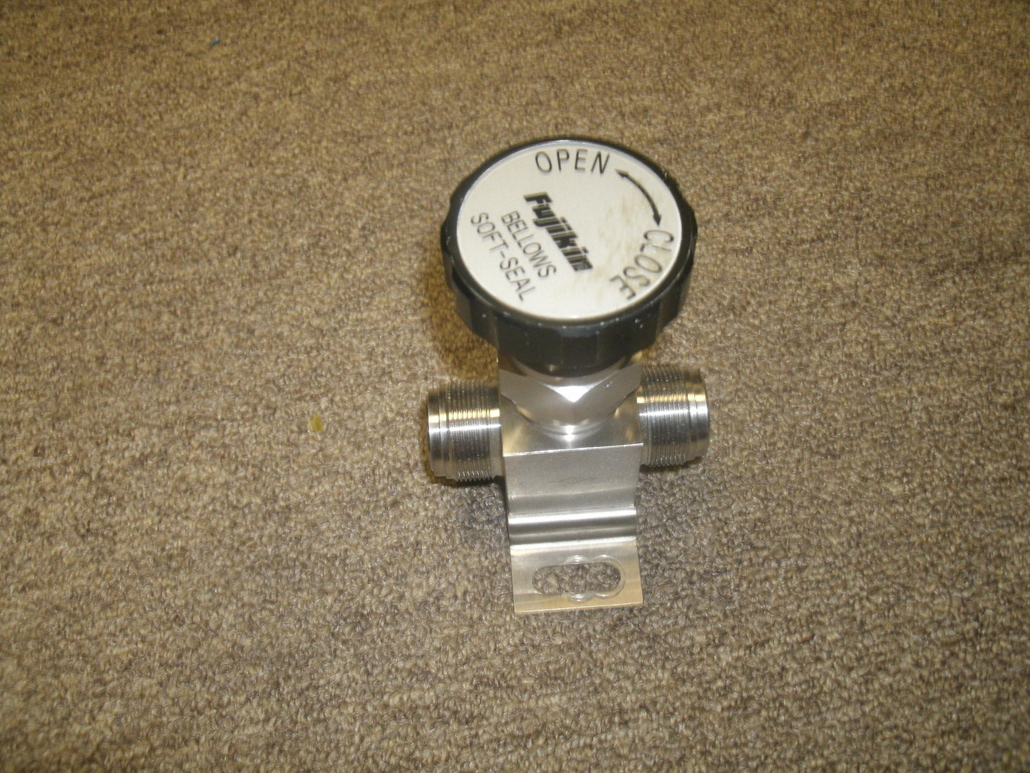 Fujkin 316L, CJN. Bellows. Soft-Seal Valve. Used. Working Pull.