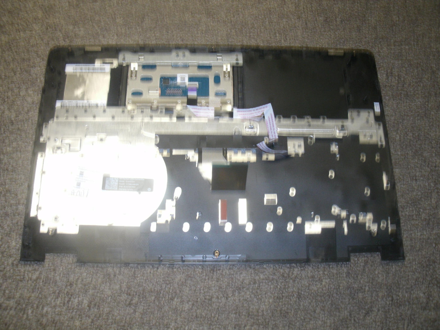 HP 439.0BW01.XXXX Palm Rest Top With Keyboard and Touchpad.
