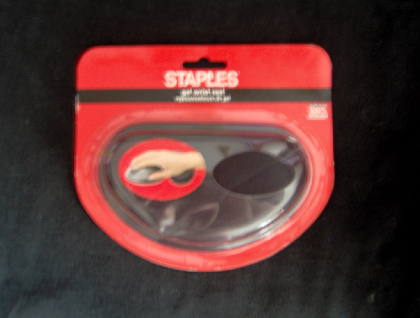 Staples Gel Wrist Rest. 077511889219. New.