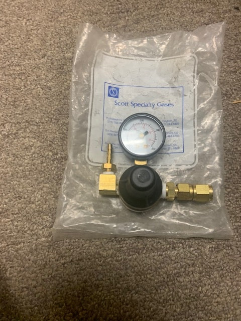Scott 51-242C-165 Specialty Gases Valve. 5.5 PSIG. 0-400 PSI (C)