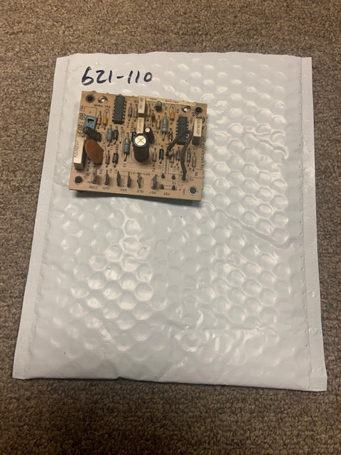 Carrier 621-110 Defrost Control Circuit Board. (D)