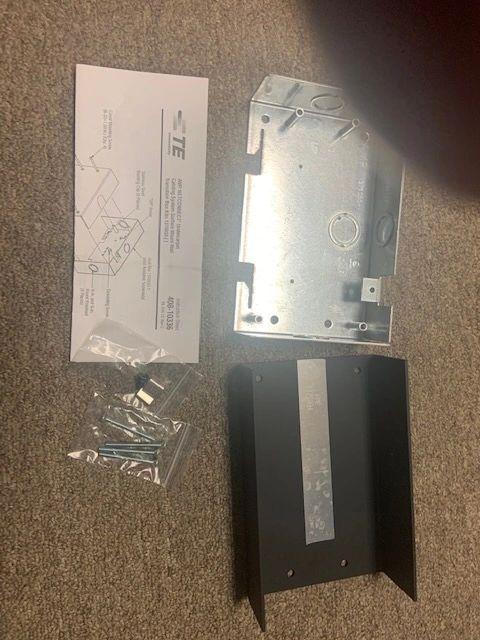 TE 1375032 AMP, Netconnect Undercarpet Cabling System Surface Box Kit.
