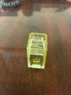 Idec RH2B-U Relay. 28X30A. AC24V, 50/60 Hz. Working Pull. (42)