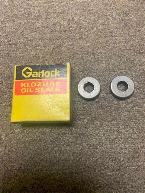Garlock 63X53 Klozure Oil Seals. 21158 0053. New. Two Per Order.