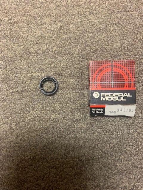 Federal 343105 Mogul National Oil Seals. New. T40.
