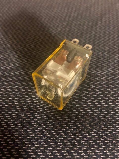 Idec 6HY29 Relay. RH28-U. AC110-120V. Working Pull. (42)
