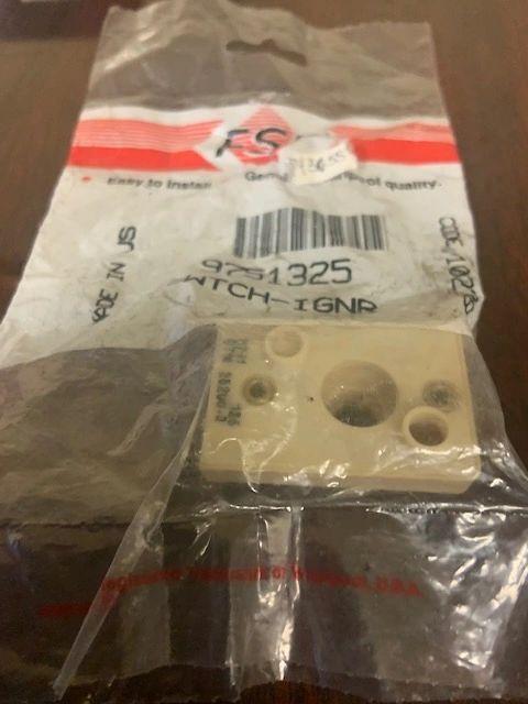 Whirlpool 9751325 Range Burner Switch Igniter. AP6013894, WP9751325. (A2)