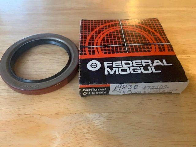 Federal 472492 Mogul Oil Seal. National Oil Seal. 472492. New.