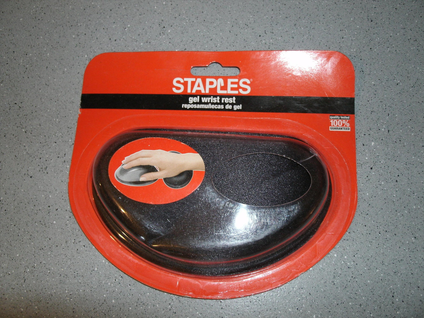 Staples Gel Wrist Rest. 077511889219. New.