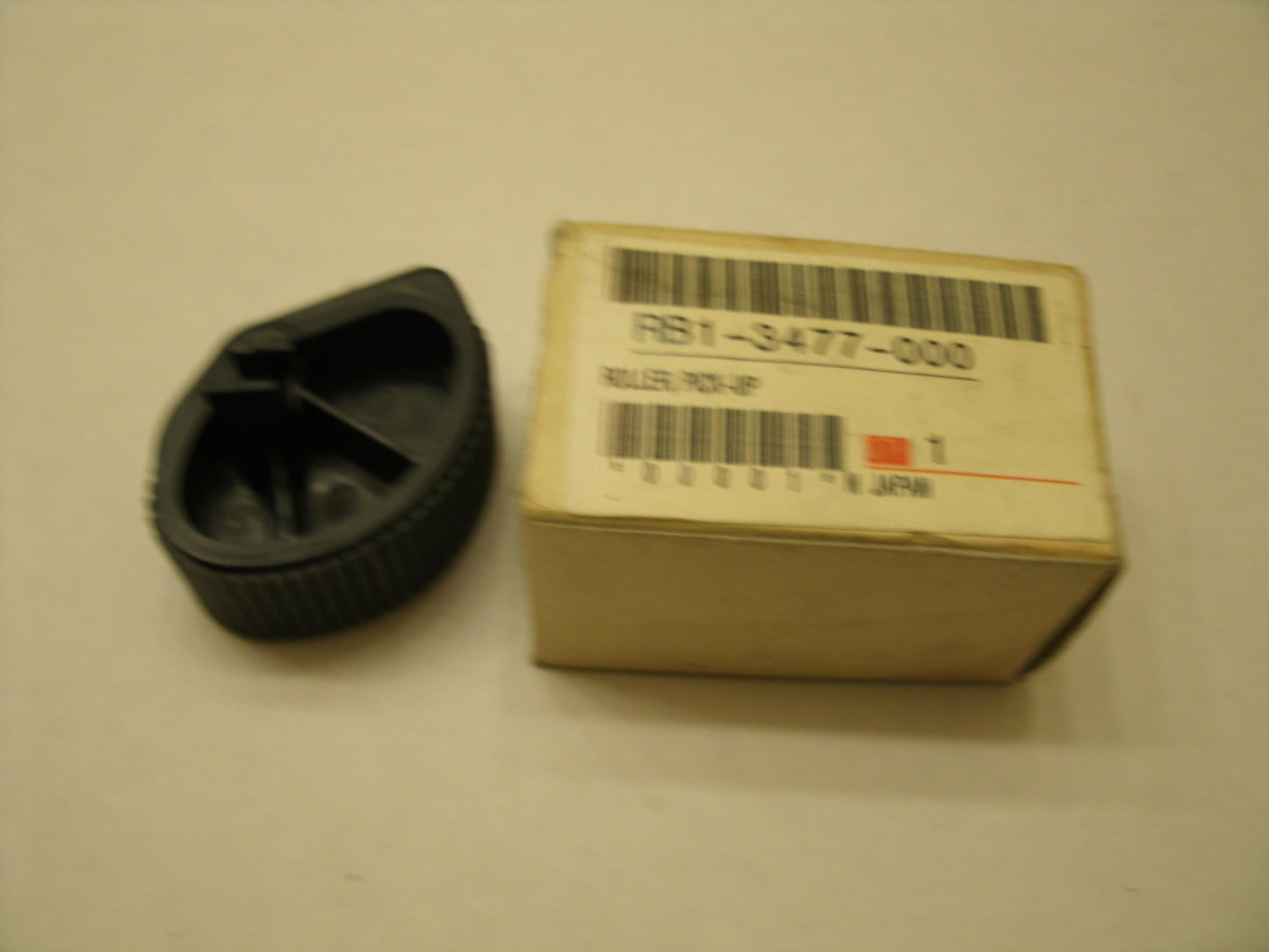 HP RB1-3477-000 New. LJ4+ Pickup Roller. New. OEM.