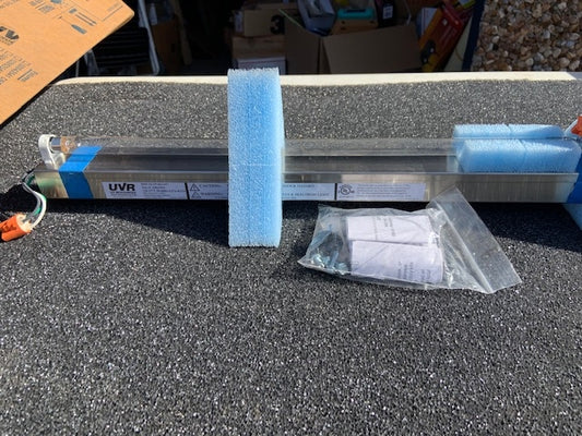 UVR 52843541 UV Resources Light. DEF-22-T5-SO-MV. New.